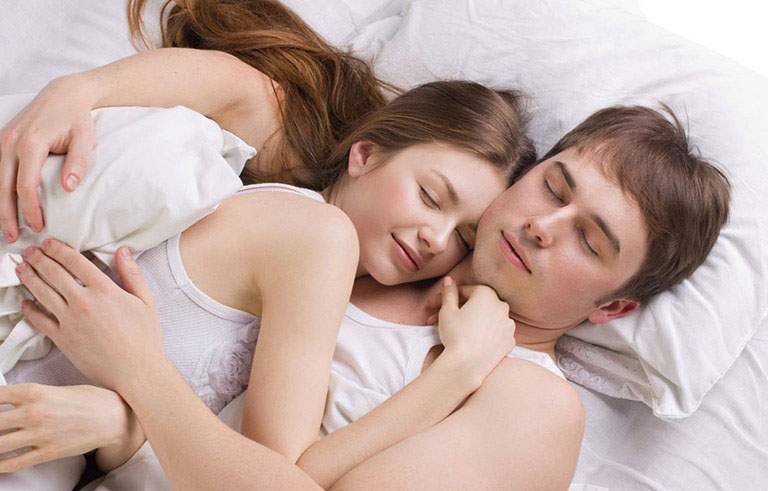 Tránh quan hệ tình dục khi đang chữa viêm da cơ địa vùng kín