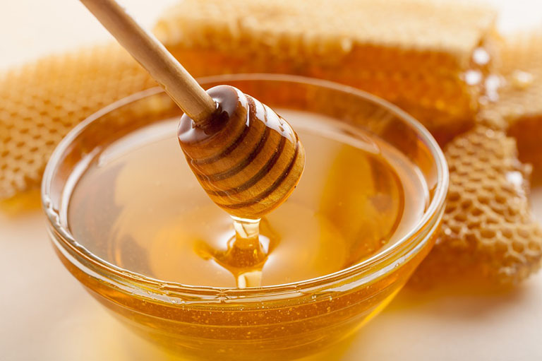 Ăn mật ong trực tiếp giúp trung hòa và làm giảm nồng độ acid trong dạ dày