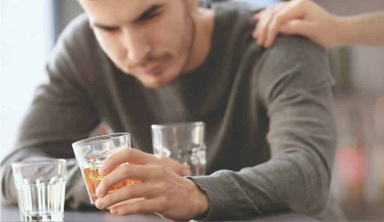 Đau bụng đi ngoài sau khi uống rượu bia là dấu hiệu cảnh báo bệnh gì?