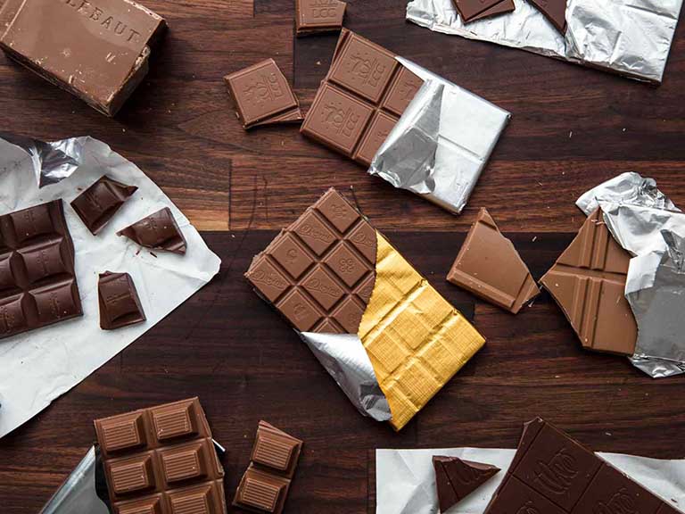 Bị viêm loét dạ dày nên kiêng ăn chocolate