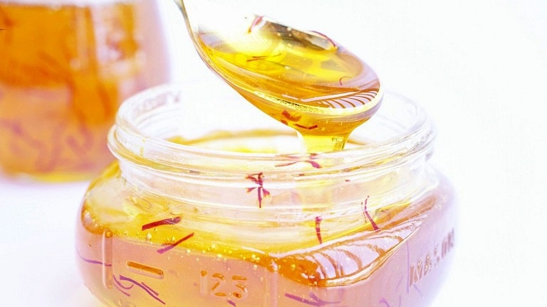 Có thể sử dụng saffron với mật ong để tăng thêm hiệu quả