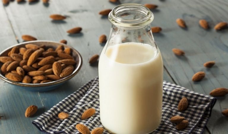 Sữa hạnh nhân tốt cho bệnh viêm đại tràng