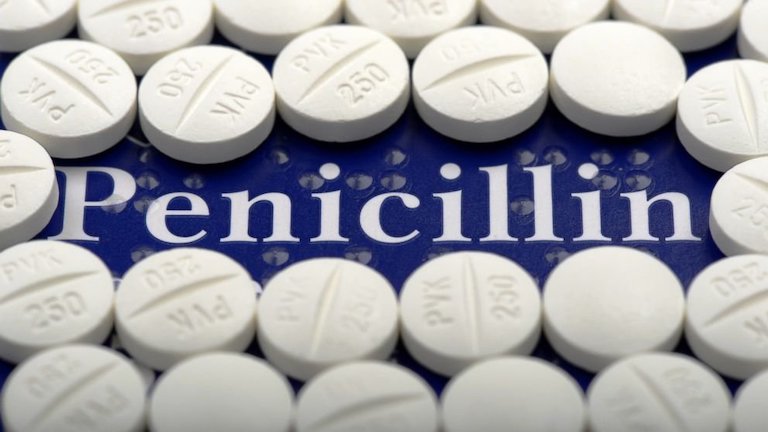 Sử dụng thuốc kháng sinh Penicillin là một giải pháp tốt để tiêu diệt vi khuẩn gây viêm nhiễm phế quản