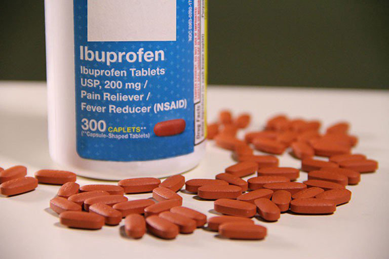 Ibuprofen là thuốc điều trị viêm khớp dạng thấp thuộc nhóm NSAID