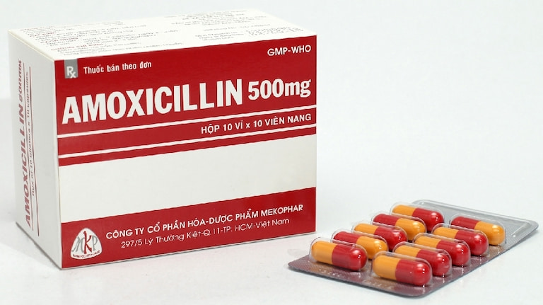 Thuốc trị viêm họng hạt Amoxicillin được bác sĩ kê đơn điều trị trực tiếp