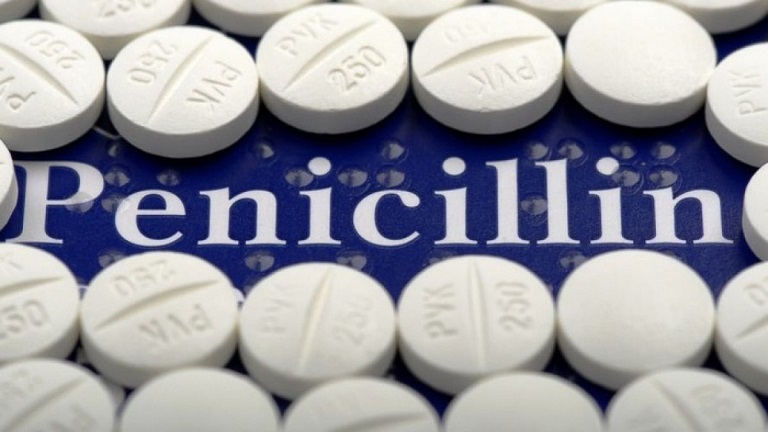 Thuốc kháng sinh, đặc biệt nhóm chứa Penicillin thường được chỉ định cho bệnh nhân viêm xoang