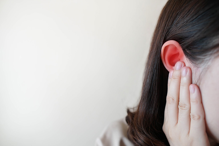 Ù tai do nhiều nguyên nhân gây ra và có thể ảnh hưởng đến sức khỏe
