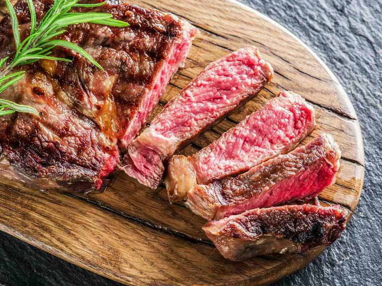 Thịt bò là nguồn Calo phù hợp cho người muốn tăng cân, tăng cơ