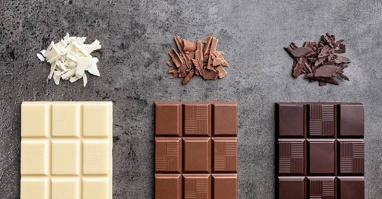Socola có rất nhiều loại, màu càng đậm thành phần cacao càng cao