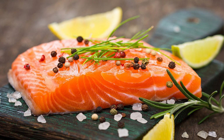 Cá là nguồn thực phẩm bổ sung sắt, khoáng chất, acid béo cực tốt