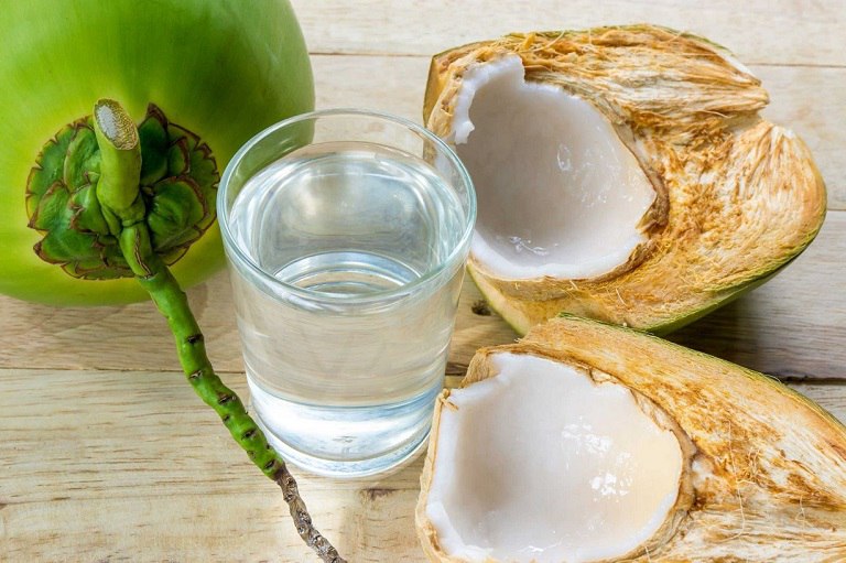 Nước dừa có tác dụng ức chế vi khuẩn gây hại trong dạ dày