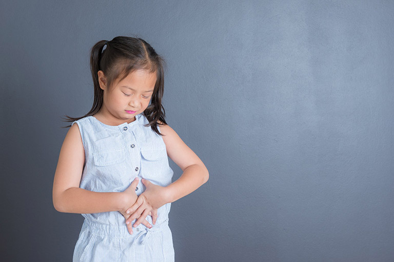 Có rất nhiều nguyên nhân khác nhau gây bệnh đau dạ dày ở trẻ em