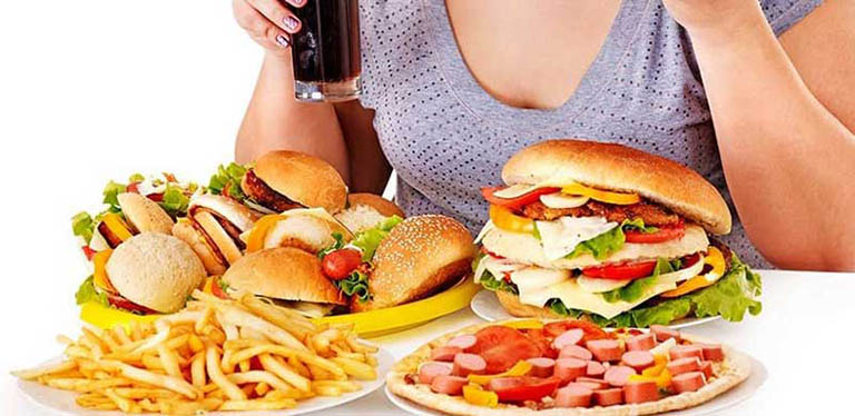 Chế độ ăn uống không khoa học khiến bệnh đau dạ dày trong đêm xuất hiện