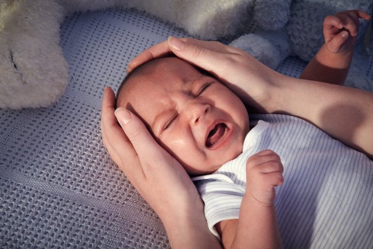 Các bé dễ thức đêm do nhiều nguyên nhân, gây ảnh hưởng đến sức khỏe