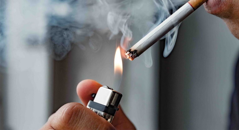 Hút thuốc lá cũng là một trong các yếu tố làm tăng nguy cơ rối loạn cương dương