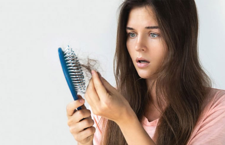 Thiếu ngủ, mất ngủ cũng là nguyên nhân dẫn tới rụng tóc nhiều ở nữ