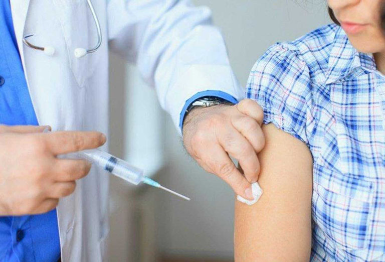 Tiêm phòng HPV sớm là cách phòng ngừa mụn cóc hiệu quả