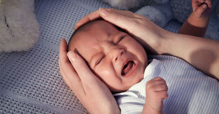 Những mẹo chữa em bé khóc đêm từ dân gian dù đơn giản nhưng đem đến hiệu quả rất tốt
