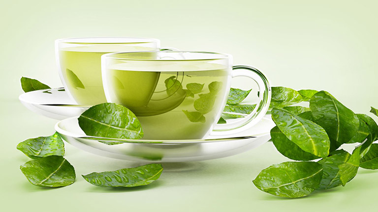 Lá trà xanh rất giàu chất chống oxy hóa, có thể giúp kháng viêm, giảm ê buốt