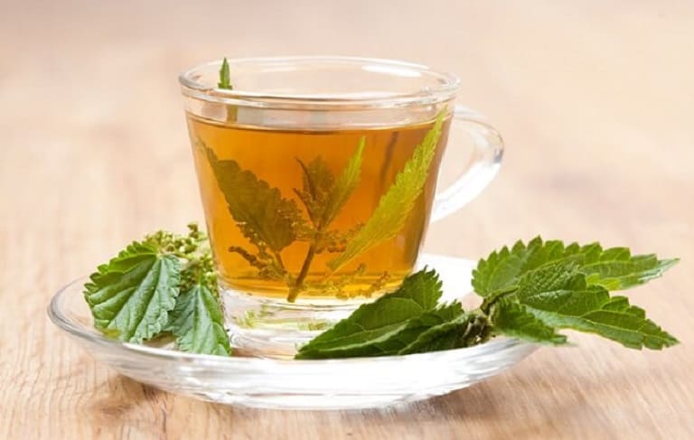 Pha trà bằng lá tía tô khô để uống mỗi ngày
