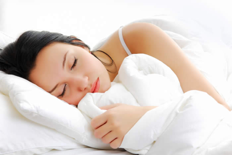 Bên cạnh dùng thuốc, hãy xây dựng lối sống lành mạnh, ngủ nghỉ hợp lý để việc điều trị bệnh mất ngủ đạt kết quả cao hơn