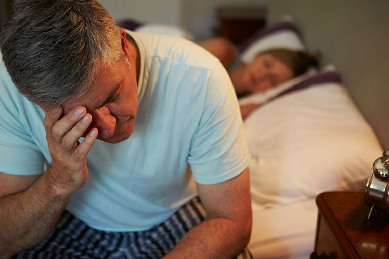 Chứng mất ngủ đe dọa tinh thần, sức khoẻ của người lớn tuổi
