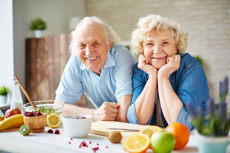 Một chế độ ăn uống khoa học giúp người lớn tuổi ngủ ngon hơn