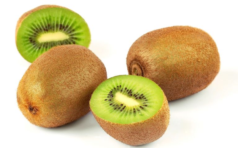 Kiwi là một trong những loại quả người bị dạ dày nên kiêng