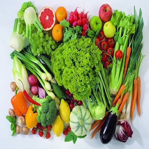 Người bệnh bổ sung nhiều rau xanh và trái cây tươi để cung cấp vitamin