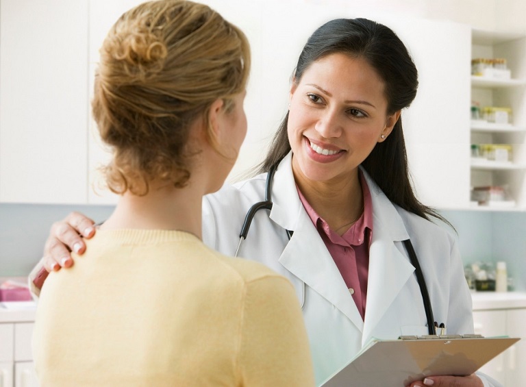 Thăm khám bác sĩ để được chẩn đoán đúng bệnh và tư vấn biện pháp điều trị phù hợp