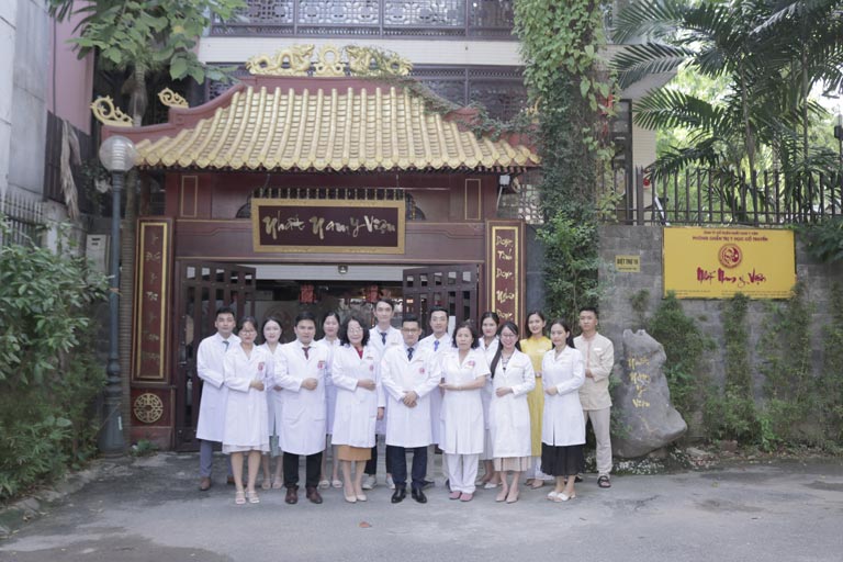 Trung tâm Da liễu Đông y Việt Nam tập trung đội ngũ y bác sĩ tay nghề cao, giàu kinh nghiệm