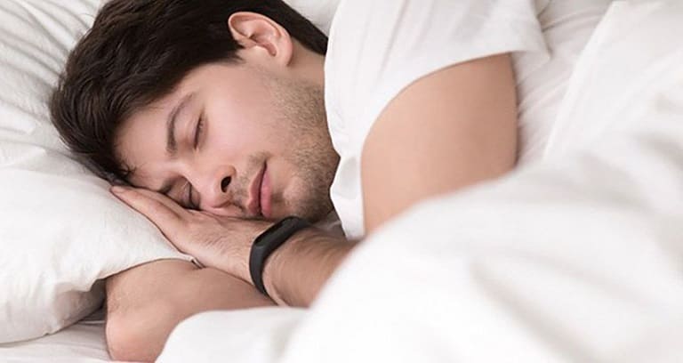 Sinh hoạt ngủ nghỉ đúng giờ giấc để cơ thể nhanh chóng phục hồi năng lượng