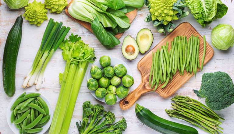 Nên ăn nhiều rau xanh sẽ rất tốt cho da