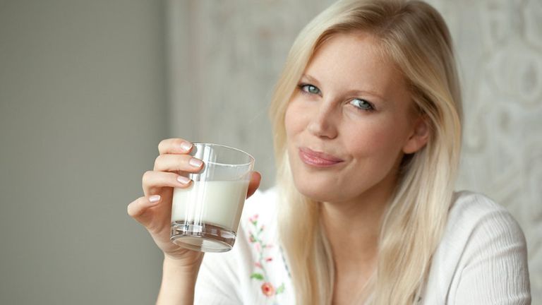 Bệnh nhân bị đau dạ dày hoàn toàn có thể sử dụng sữa bột