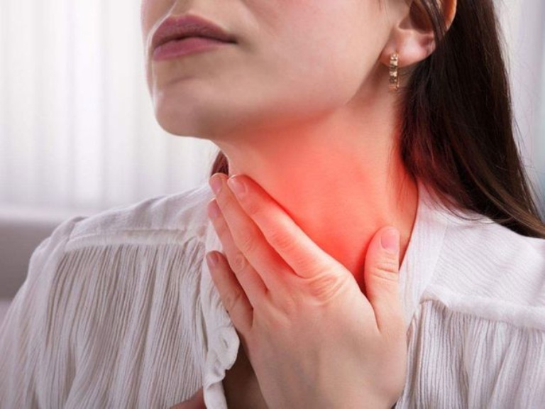 Ung thư amidan và viêm amidan đều khiến người bệnh phải đối mặt với các triệu chứng khó chịu tại vòm họng