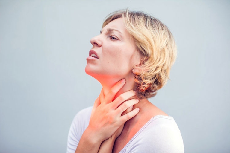 Viêm họng bội nhiễm gây ảnh hưởng nghiêm trọng đến sức khỏe vùng họng