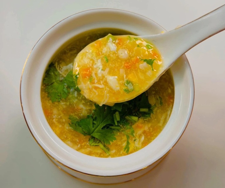 Ăn súp trứng giúp bồi bổ cơ thể và hỗ trợ phục hồi thể lực