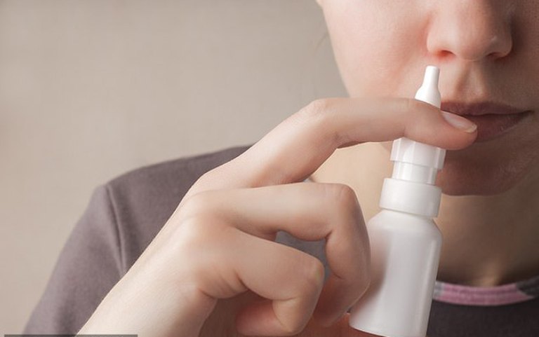 Bệnh viêm mũi sẽ được điều trị bằng thuốc uống hoặc thuốc xịt tác dụng tại chỗ